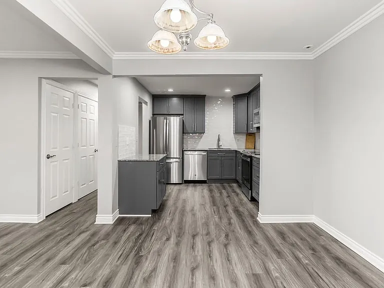 1113 N Old Woodward Ave #46 — Photo 11