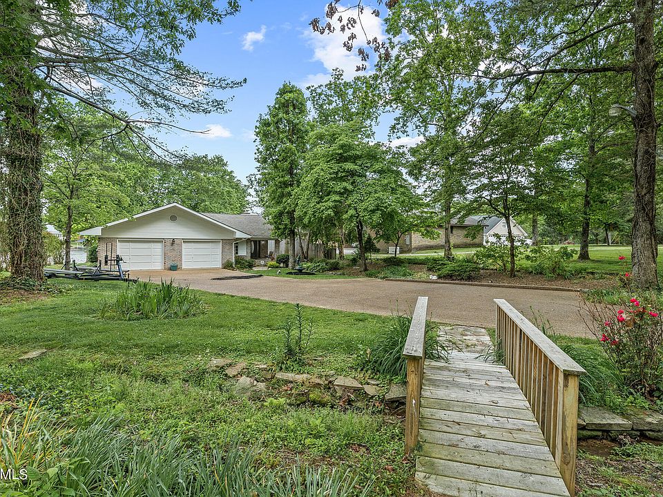 8331 Cherokee Trl, Crossville, TN 38572 Zillow