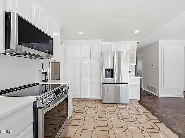 383 Havenside Ave — Photo 1