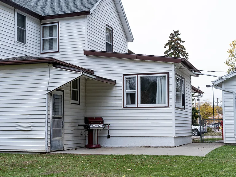 2517 S Duluth Ave — Photo 14