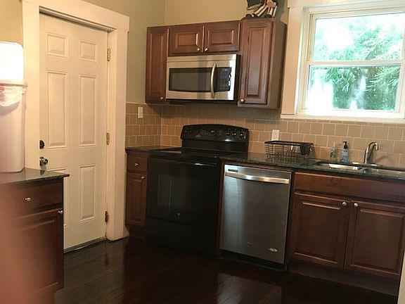 4th image of 429 Southview Ave