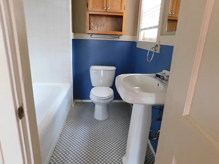 412 W 19th St #1 — Photo 8