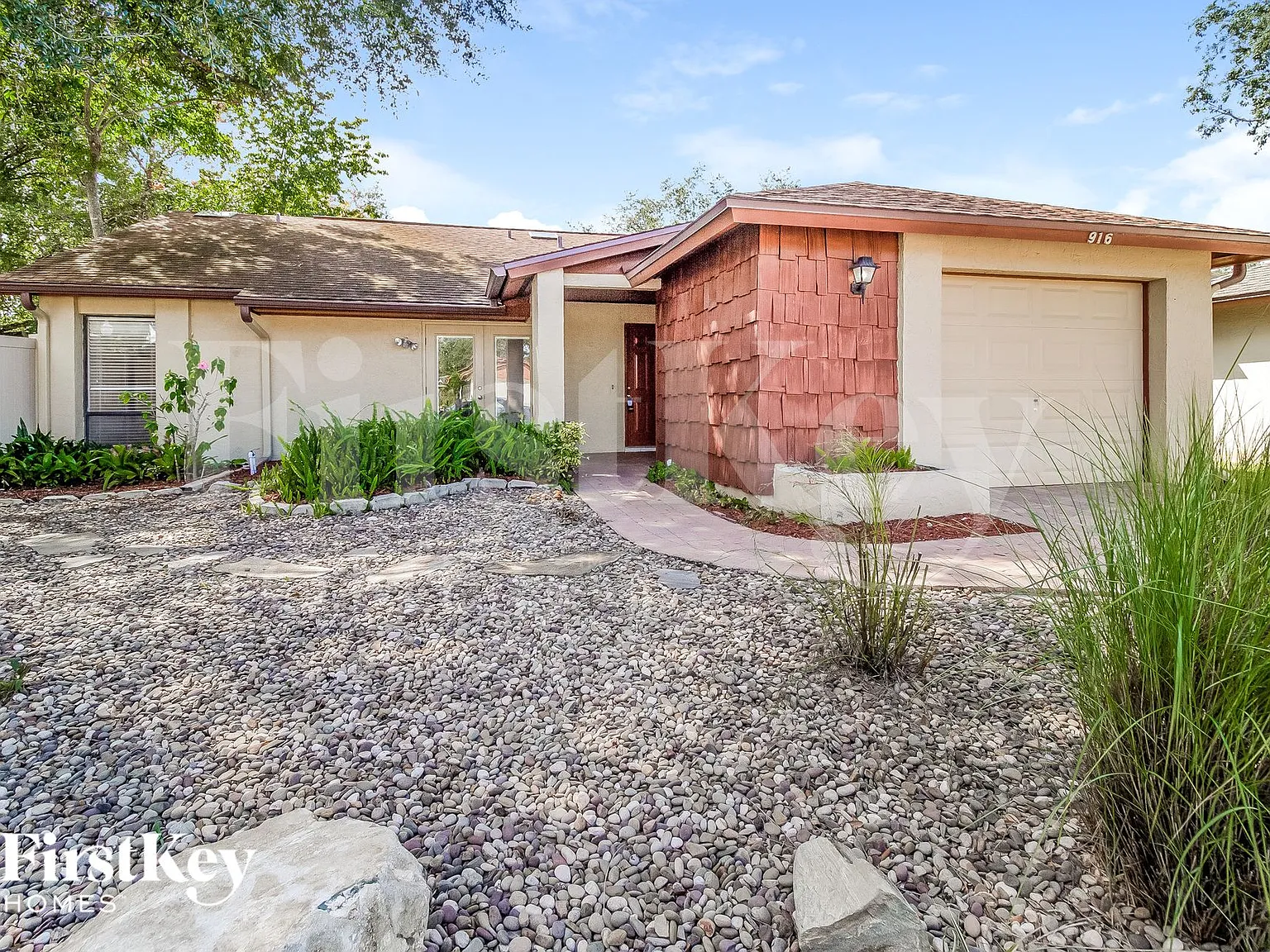 3 bed, 2.0 bath, 1440 sqft, $2,505 — Photo 1
