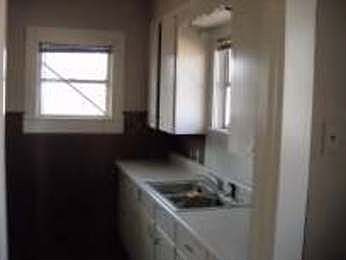 3rd image of 1115 N Oak Ave