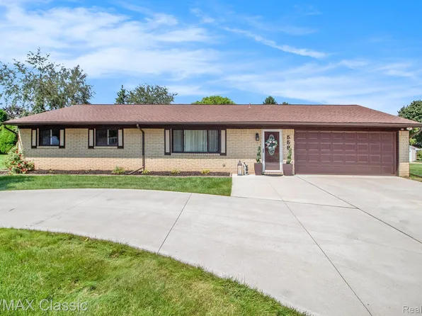 558 Ridge Rd, Walled Lake, MI 48390