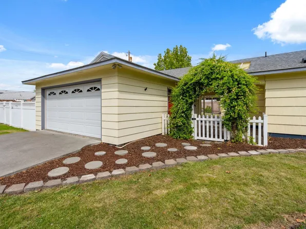 2412 Tinkle St, Richland, WA 99354