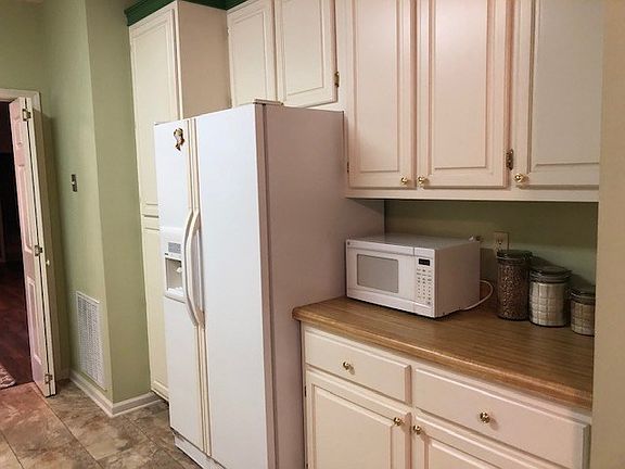 5th image of 106 Pine Pl