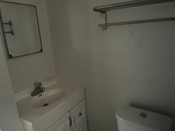 4th image of 715 Harvey Ave APT 2