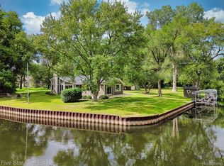 9045 Commerce Rd, Commerce Township, MI 48382