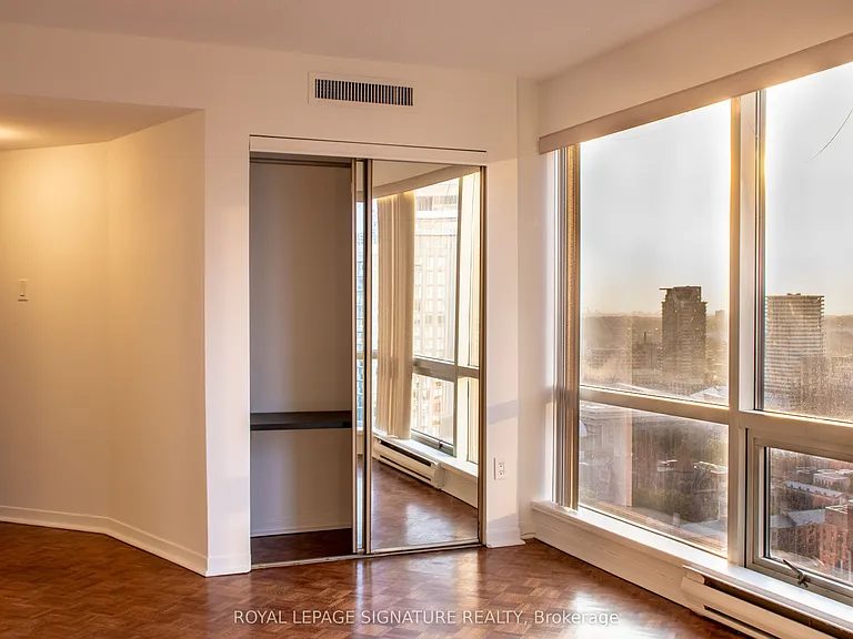 1001 Bay St #3403 — Photo 30