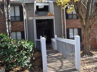 207 Warm Springs Cir, Roswell, GA
