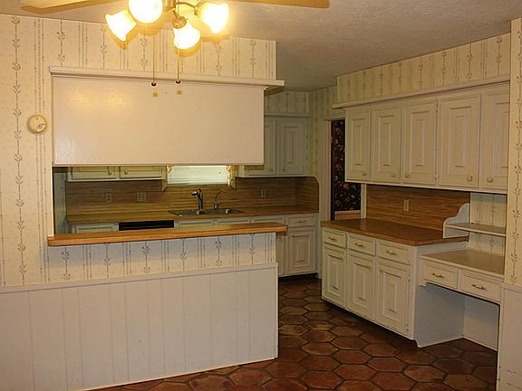 4th image of 19518 Spoonwood Dr