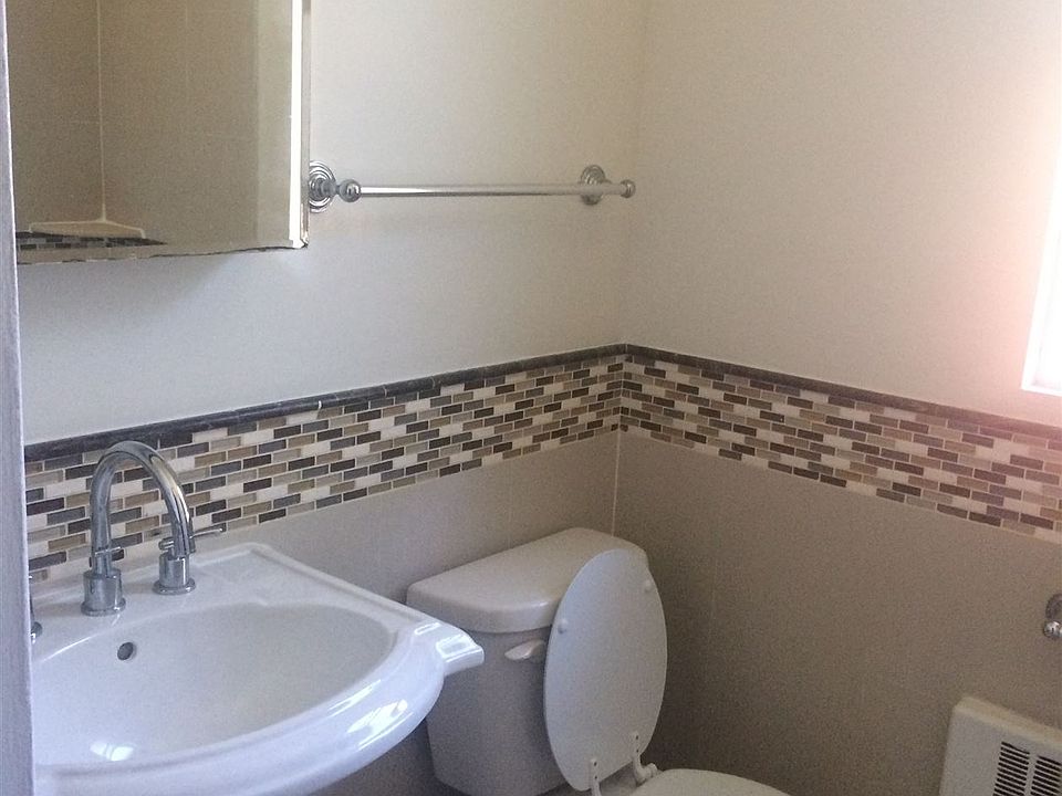 2nd image of 300 Broadway APT 6A