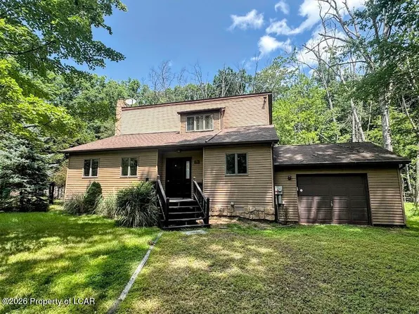5 Allegheny Dr, Hazleton, PA 18202