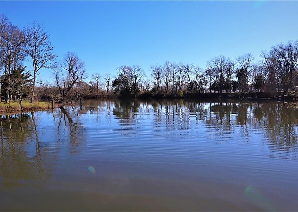 2nd image of 3160 Vick Rd