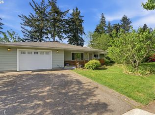 11842 SE Grant St, Portland, OR 97216