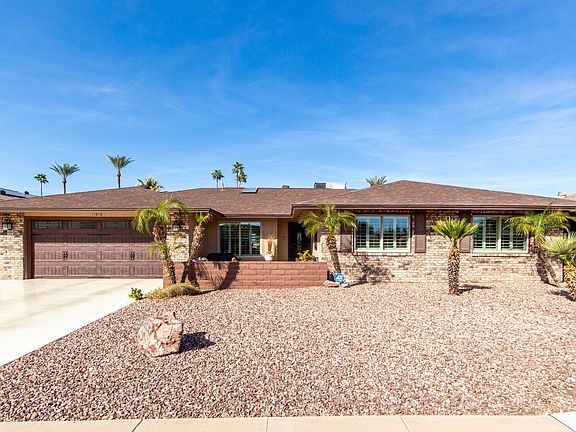3rd image of 11010 W ACACIA Drive