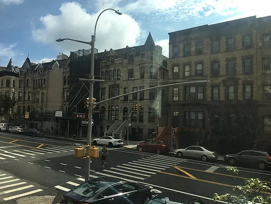 Rented by Artifact.co | media 19