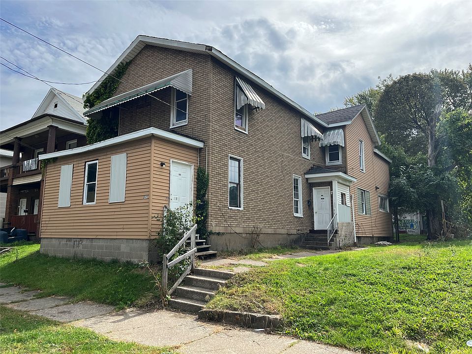 1st image of 609 E 7th St