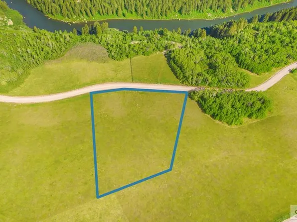 1631 Royal Coachman Dr, Ashton, ID 83420