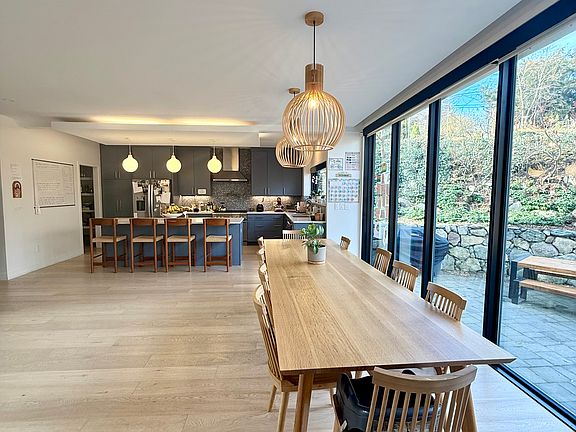 5th image of 6 Parkside Dr