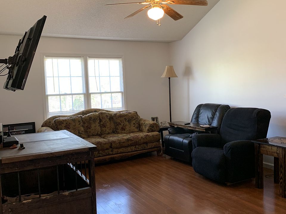 2nd image of 3246 N Senseney Cir