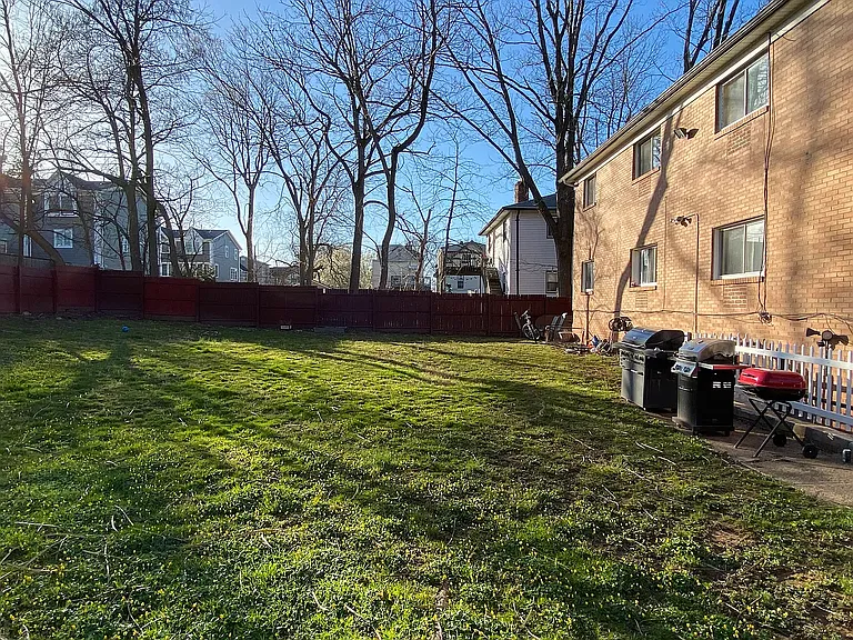 Stirling Pl — Photo 23