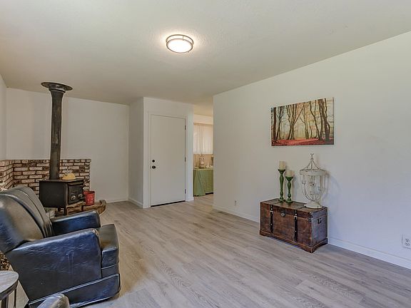 5th image of 15235 China Rapids Dr