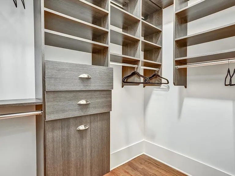 10671 Serenbe Ln — Photo 17