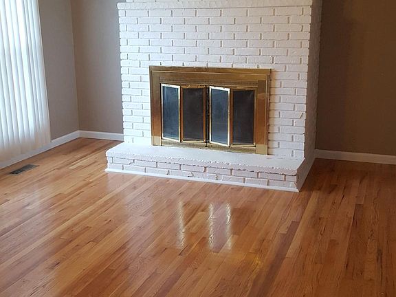 4th image of 5242 Ville Maria Ln