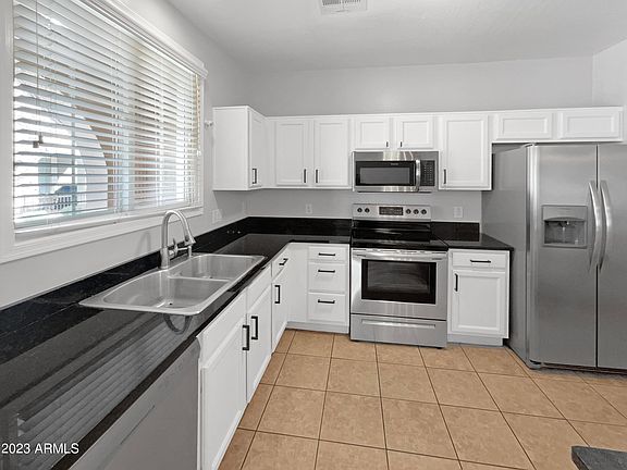 4th image of 2729 S SULLEY Drive #103