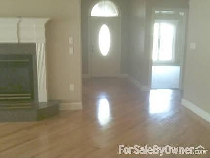 Entrance
						:
						Dining room to entrance and master bedroom