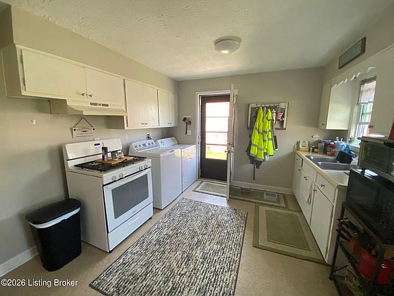 4th image of 9004 W Manslick Rd