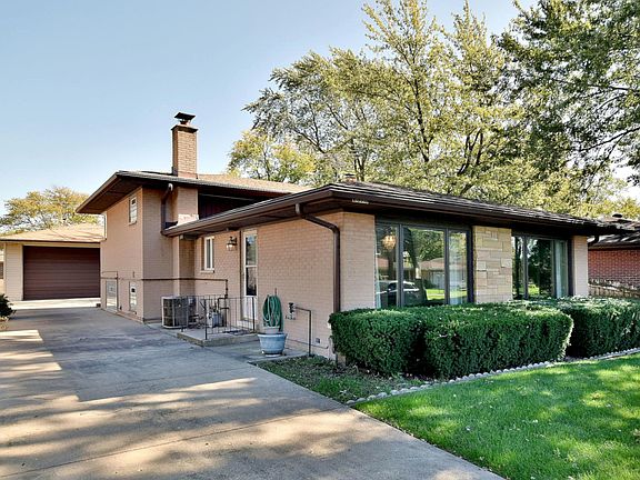 2nd image of 2073 Plainfield Dr