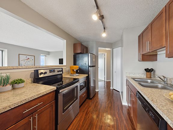 5th image of 441 E Erie St #4414101