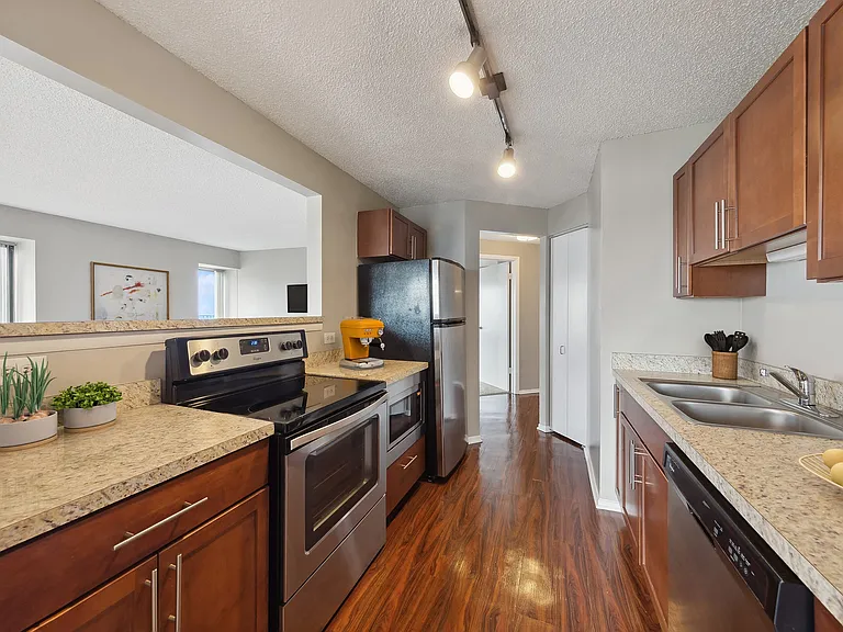 Axis Apartments and Lofts — Photo 34