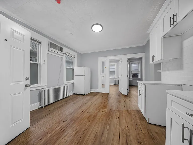 15 Tuttle St — Photo 20