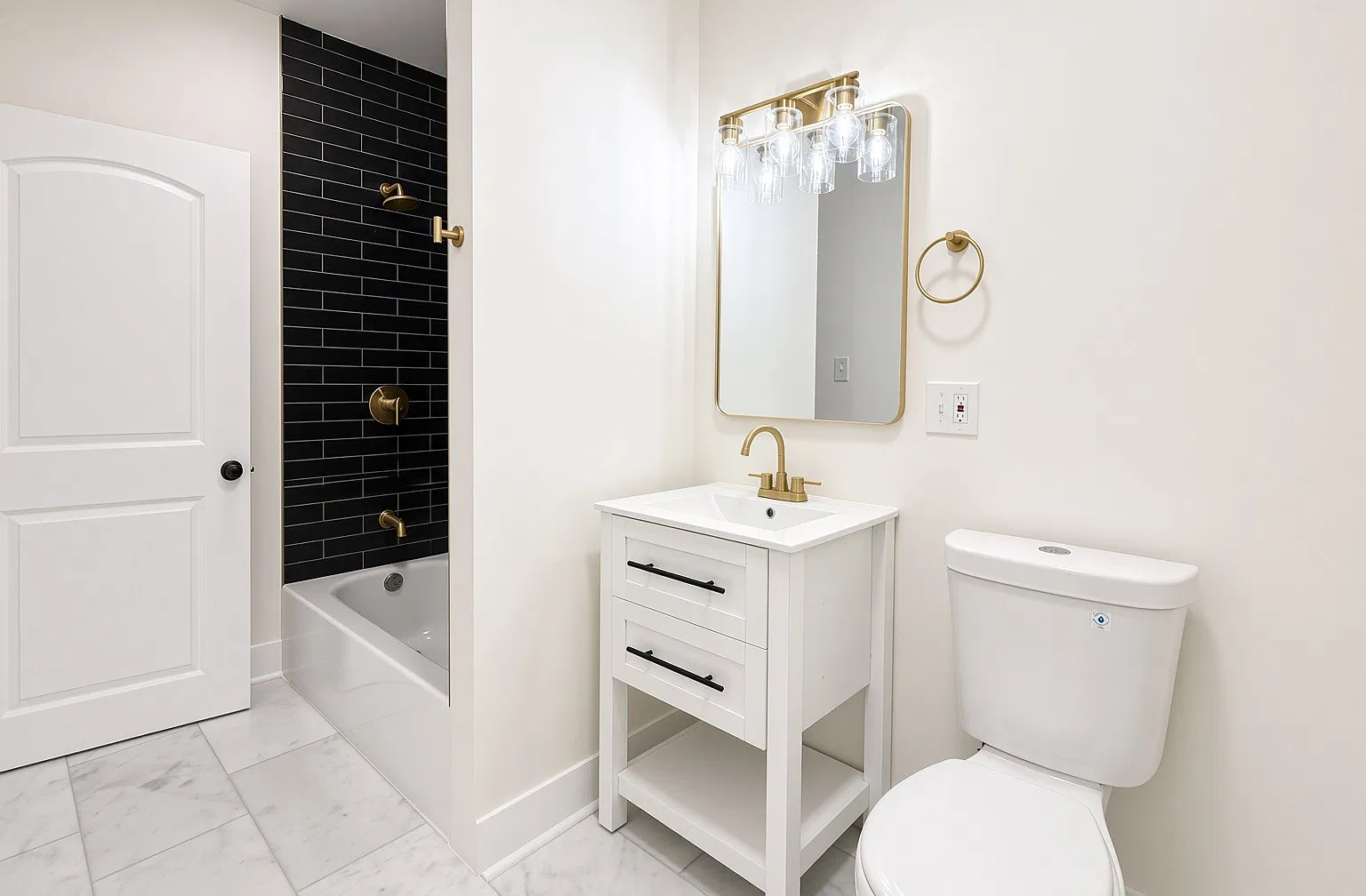 2 bed, 1000 sqft, $2,150 — Photo 3