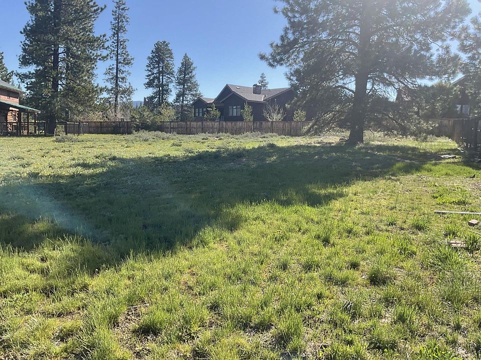 2nd image of 10065 Wiltshire Ln