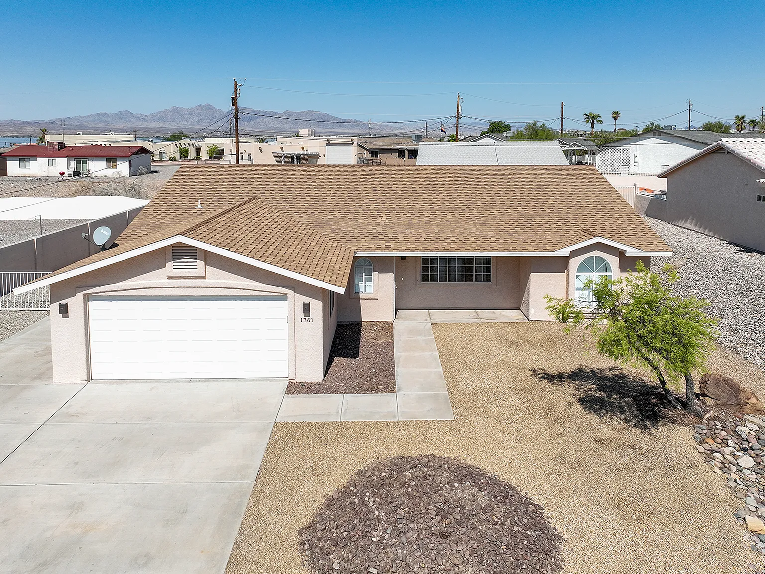 4 bed, 1906 sqft, $2,400 — Photo 1