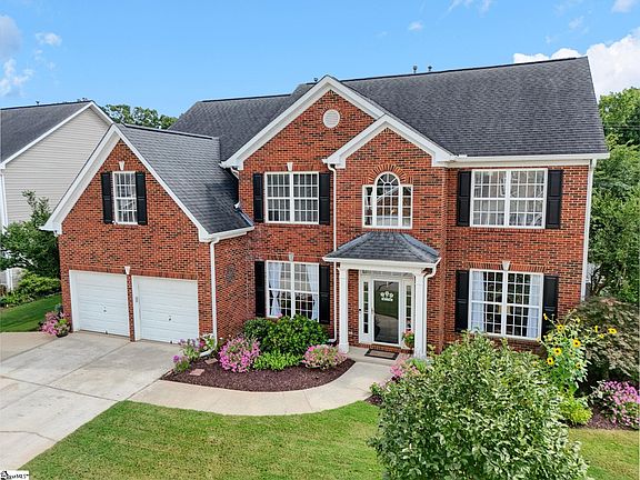 2nd image of 4 Collier Ln