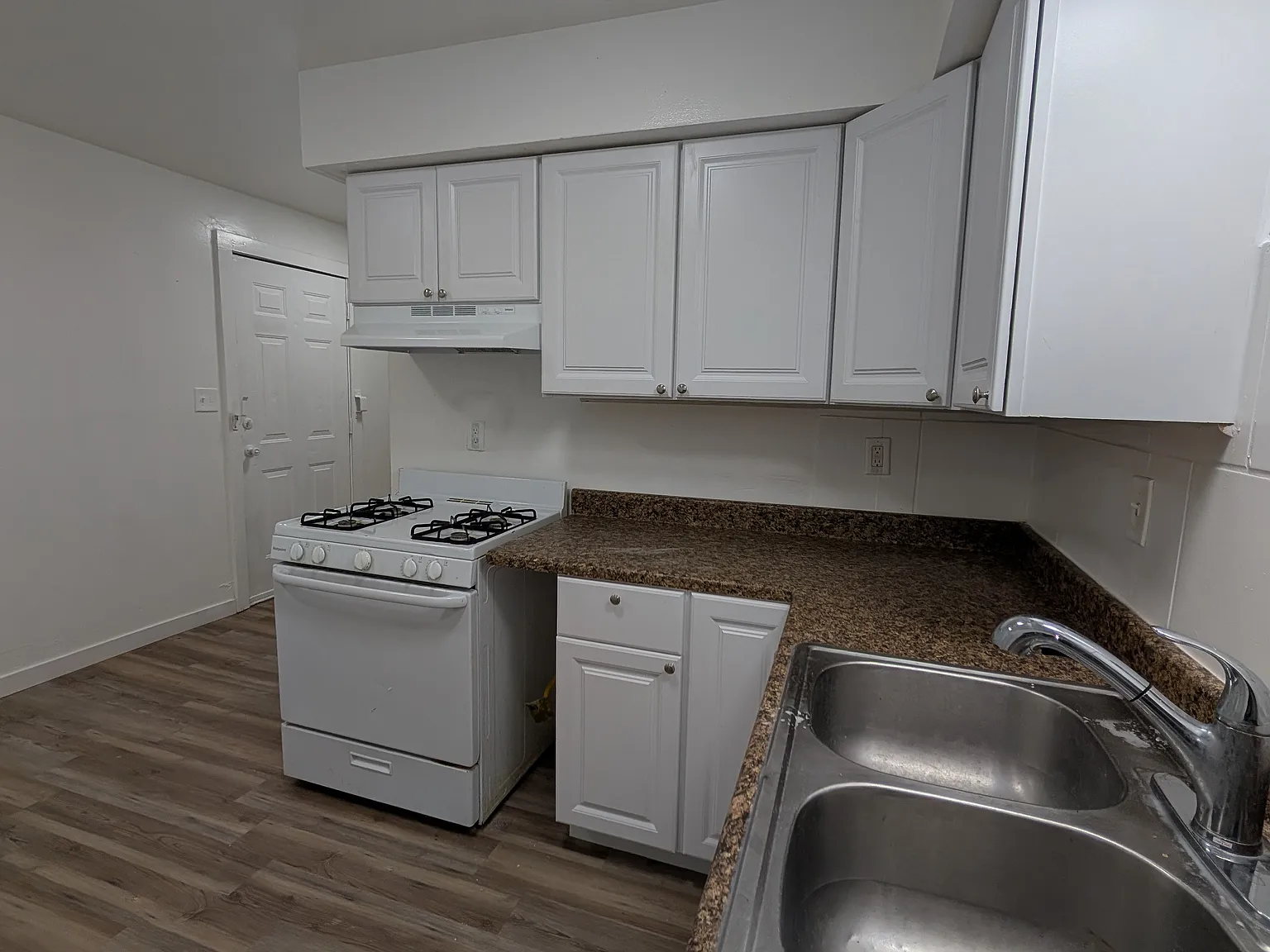 2 bed, 800 sqft, $950 — Photo 1