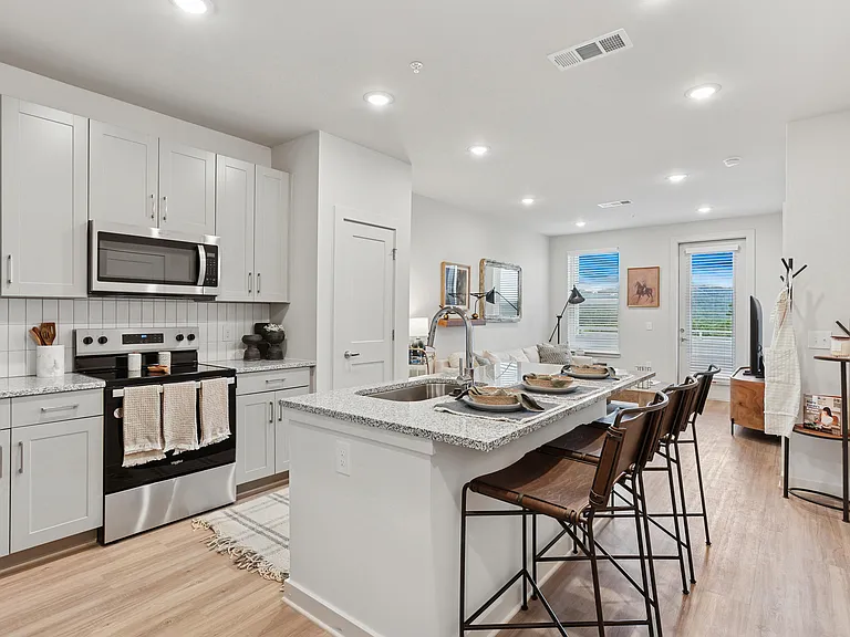 Upland Emerson — Photo 29