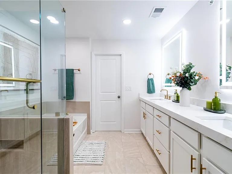 1339 Endicott Ct — Photo 21