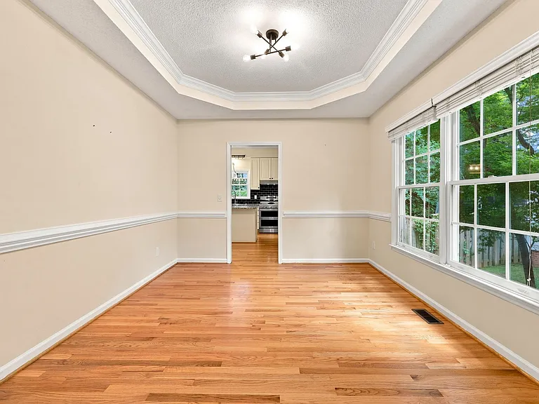 115 Lonebrook Dr — Photo 9