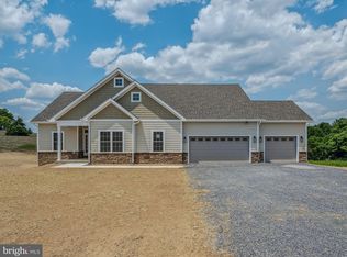805 Anacostia Ln, Hedgesville, WV 25427
