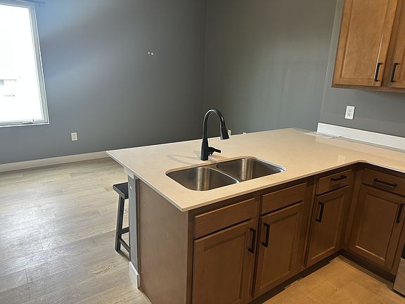 5th image of 317 S Anderson St #10