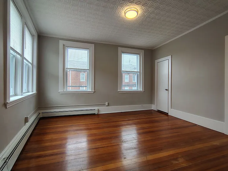 142 Gove St, East Boston — Photo 9