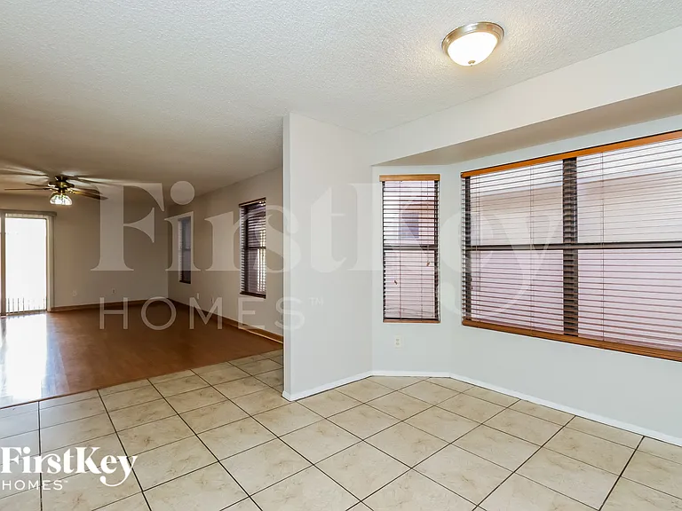 6410 W Townley Ave — Photo 8