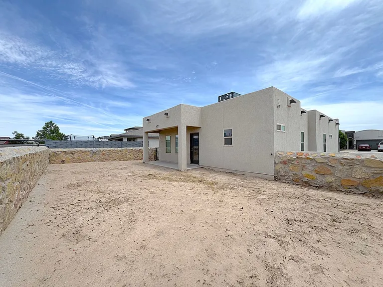 121 Alamito Creek Ave — Photo 22
